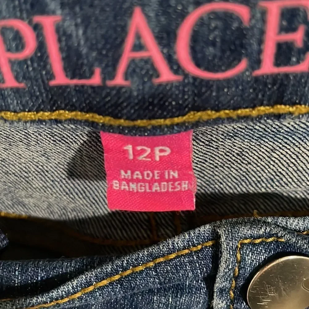 Place skinny jeans